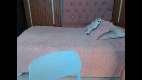 Snapshot of dann_jell chatting on 06-06-26, 08:02 Danniela y Victoria online show from 06-06-26, 08:02