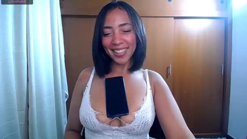 Snapshot of danna__ross chatting on 02-21-25, 11:21 Danna  Ross online show from 02-21-25, 11:21
