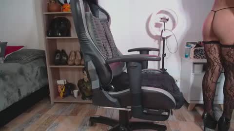 danna isabella online show from 06-10-26, 08:19