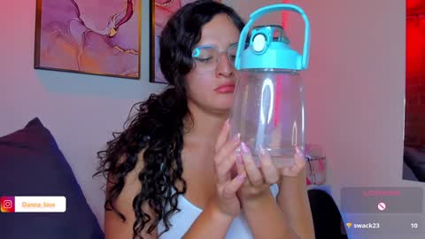 Danna Lovs online show from 12-20-24, 06:02