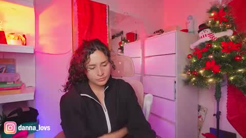 Danna Lovs online show from 11-24-25, 06:07