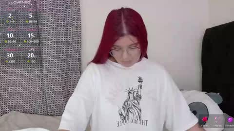 Snapshot of danna_luu chatting on 05-09-26, 03:01 Danna online show from 05-09-26, 03:01