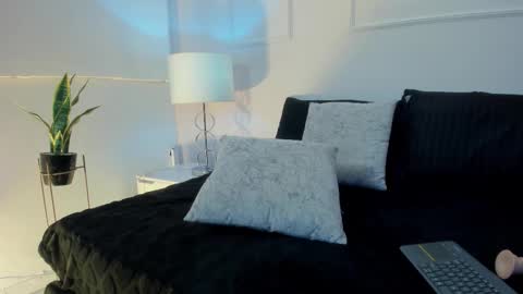 danna_palmeth online show from 11-24-25, 10:42