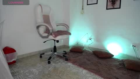 Danna online show from 03-11-26, 10:49