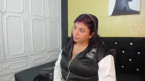 Danna Garza online show from 03-08-25, 04:34