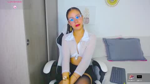 Snapshot of dannagomez07 chatting on 10-11-25, 01:16 The love of your life online show from 10-11-25, 01:16