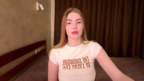 Snapshot of dannamissss chatting on 11-27-25, 08:33 dannamissss online show from 11-27-25, 08:33