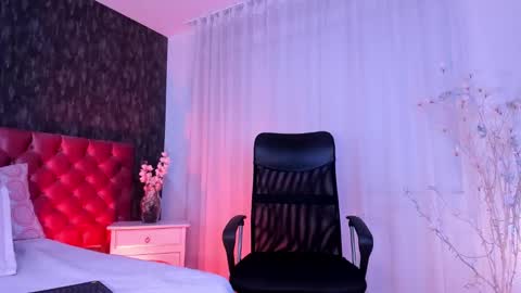 Danna online show from 01-25-25, 05:51