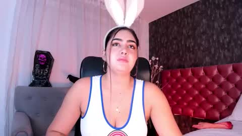 Danna online show from 10-31-25, 03:02