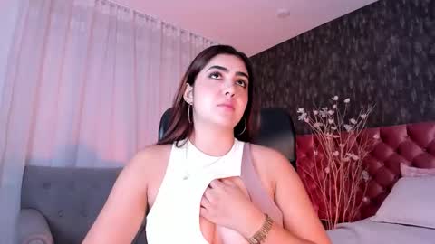 Danna online show from 11-22-25, 02:27