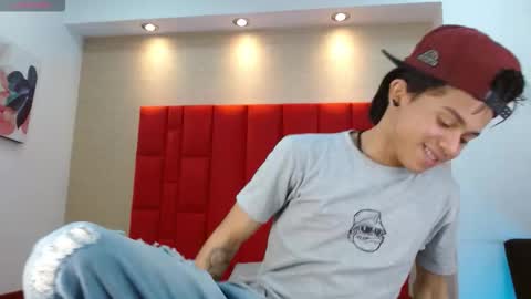 Danny online show from 11-11-25, 01:33