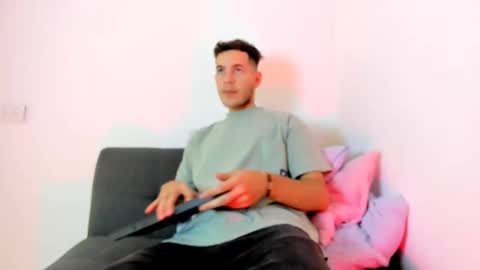 Snapshot of danny_and_lara chatting on 10-26-25, 07:53 danny_and_lara online show from 10-26-25, 07:53