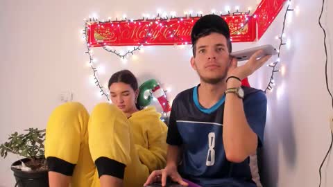 Snapshot of danny_and_lara chatting on 11-20-25, 02:28 danny_and_lara online show from 11-20-25, 02:28