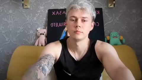 Snapshot of danny_love01 chatting on 06-19-26, 09:57 danny online show from 06-19-26, 09:57