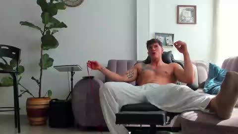 Snapshot of dantecummingss chatting on 12-21-25, 06:59 Dante online show from 12-21-25, 06:59