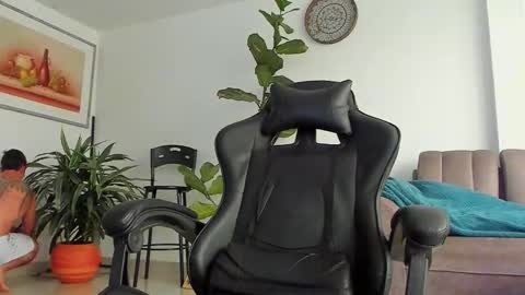 Snapshot of dantecummingss chatting on 02-04-26, 12:33 Dante online show from 02-04-26, 12:33