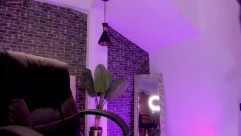 Snapshot of dantesuarez28 chatting on 03-13-26, 03:24 Dante Suarez online show from 03-13-26, 03:24