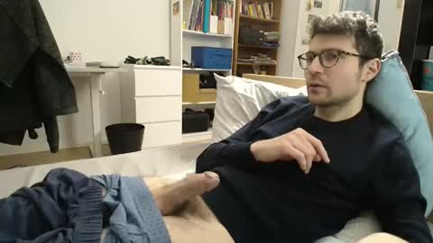 Snapshot of dantheman233 chatting on 01-12-26, 07:19 Daniel online show from 01-12-26, 07:19