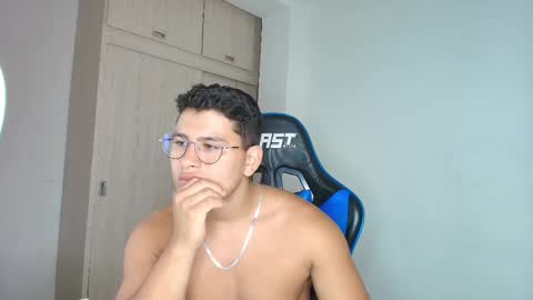 Snapshot of dantraxx chatting on 12-10-24, 06:49 Dantraxx online show from 12-10-24, 06:49