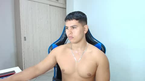 Snapshot of dantraxx chatting on 01-05-25, 03:55 Dantraxx online show from 01-05-25, 03:55