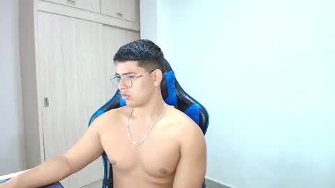 Snapshot of dantraxx chatting on 01-12-25, 01:58 Dantraxx online show from 01-12-25, 01:58