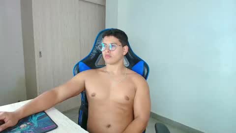 Snapshot of dantraxx chatting on 01-22-25, 08:38 Dantraxx online show from 01-22-25, 08:38