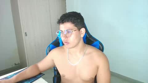 Snapshot of dantraxx chatting on 01-30-25, 12:29 Dantraxx online show from 01-30-25, 12:29