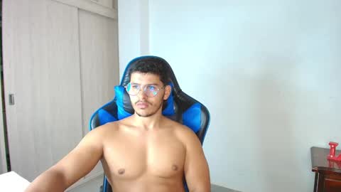 Snapshot of dantraxx chatting on 09-24-25, 04:21 Dantraxx online show from 09-24-25, 04:21