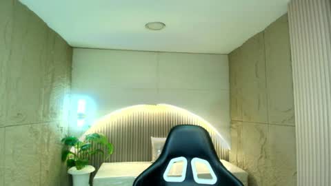 Dany online show from 04-13-26, 12:32