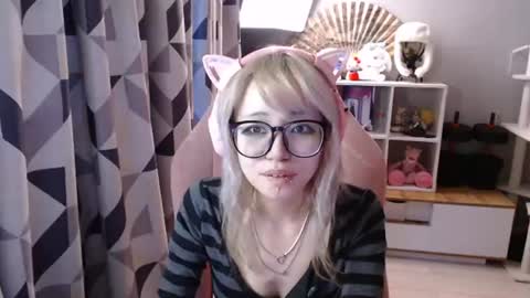 danyelleeyermann online show from 06-25-26, 01:26