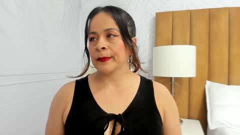 Daphne online show from 02-14-25, 02:18