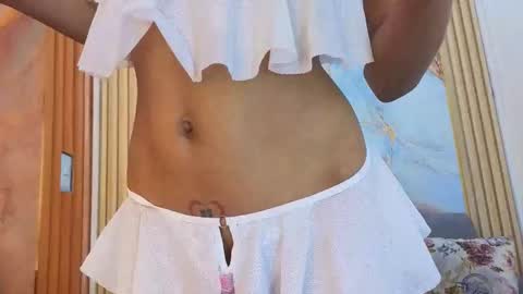 daphne_celestin23_aws online show from 10-12-25, 10:20