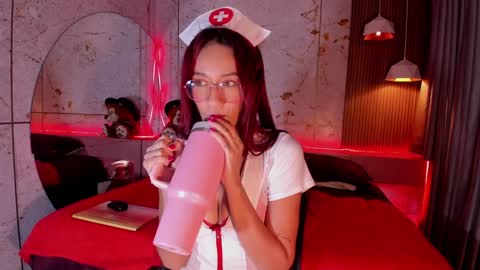 Snapshot of daphne_courtis chatting on 02-03-25, 02:45 Daphne online show from 02-03-25, 02:45