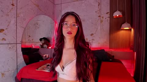 Snapshot of daphne_courtis chatting on 02-07-25, 11:45 Daphne online show from 02-07-25, 11:45