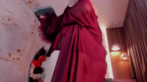 Snapshot of daphne_courtis chatting on 10-29-25, 01:41 Daphne online show from 10-29-25, 01:41