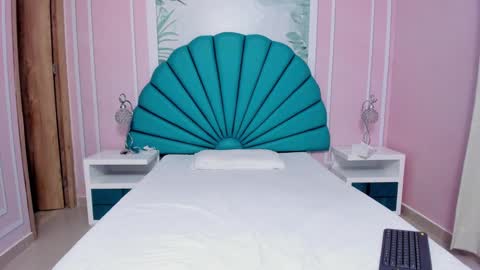 Daphne  online show from 01-05-25, 02:30