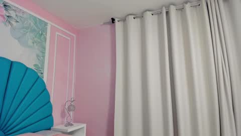 Daphne  online show from 02-08-25, 02:15