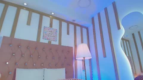 Daphne Velmont  online show from 07-14-26, 10:21