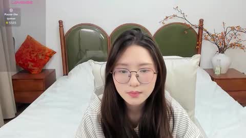 Snapshot of daphnedawn chatting on 11-27-25, 07:10 Dawn online show from 11-27-25, 07:10