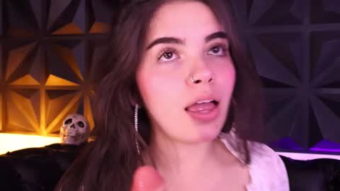 Daphne online show from 10-24-25, 01:18