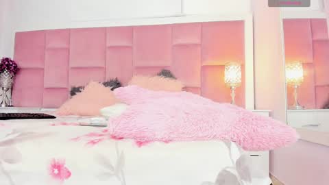 Daphne online show from 12-18-24, 11:40