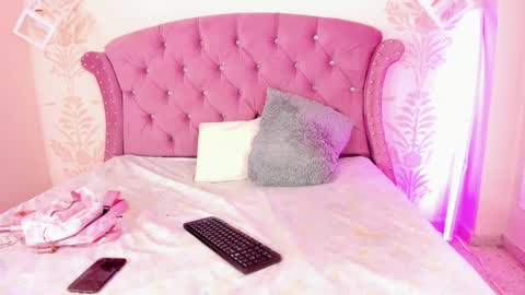 Daphne online show from 09-21-25, 06:59