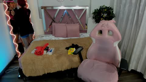 Snapshot of daphnne_tay chatting on 02-05-25, 03:13 dhapnne online show from 02-05-25, 03:13