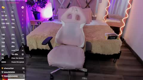 Snapshot of daphnne_tay chatting on 02-12-25, 06:40 dhapnne online show from 02-12-25, 06:40