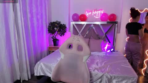 Snapshot of daphnne_tay chatting on 02-22-25, 03:23 dhapnne online show from 02-22-25, 03:23