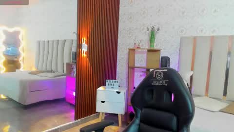 Snapshot of daphnne_tay chatting on 09-17-25, 03:08 dhapnne online show from 09-17-25, 03:08