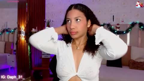 Snapshot of daphnne_tay chatting on 11-24-25, 04:45 dhapnne online show from 11-24-25, 04:45