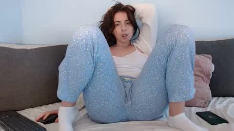 Snapshot of dara6761 chatting on 01-25-25, 10:40 Dasha online show from 01-25-25, 10:40