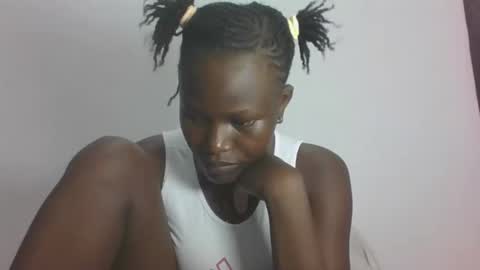 Snapshot of darberry21 chatting on 05-16-26, 10:36 ESTHER online show from 05-16-26, 10:36