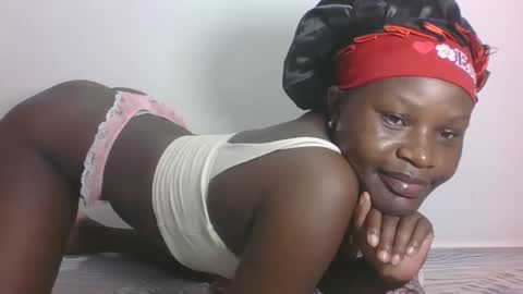 Snapshot of darberry21 chatting on 05-18-26, 03:24 ESTHER online show from 05-18-26, 03:24